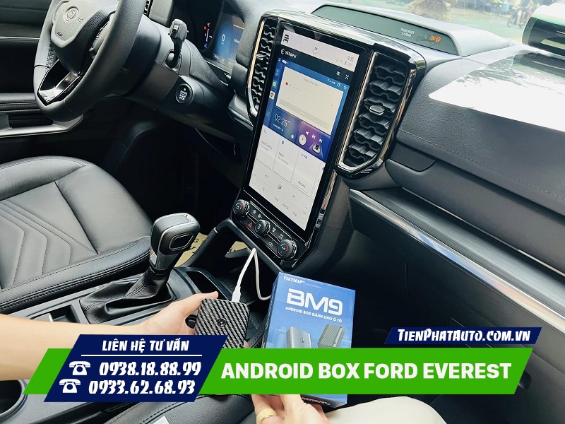 Android Box Ford Everest 2023 cắm giắc cổng USB sử dụng dễ dàng và tiện lợi