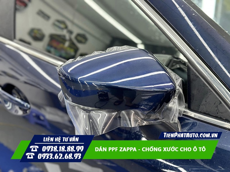 Hình ảnh dán PPF Zappa phần gương chiếu hậu của xe