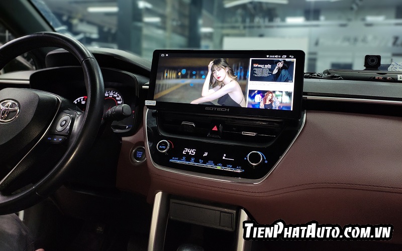 Hình ảnh màn hình Gotech GT EVO lắp trên xe Toyota Cross 3