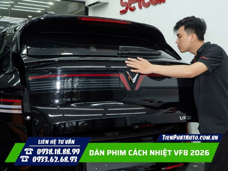 Dán phim cách nhiệt cho VF8 tăng tính riêng tư trong xe Dán phim cách nhiệt cho VF8 tăng tính riêng tư trong xe