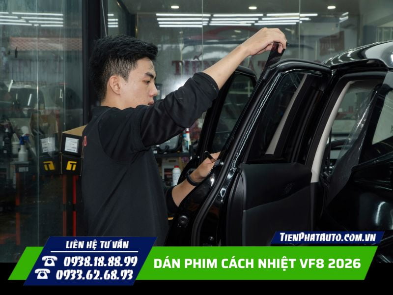 Dán phim cách nhiệt hỗ trợ bảo vệ các chi tiết nội thất lâu xuống cấp hơn
