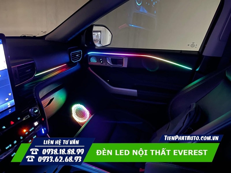 Đèn LED nội thất mẫu V3 được lắp đặt trên Ford Everest 2023