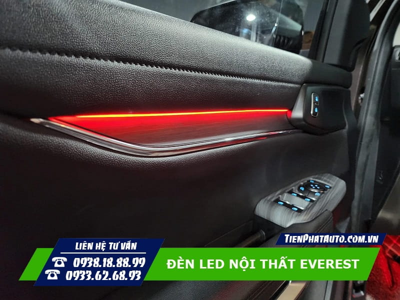 Đèn LED nội thất mẫu V2 được lắp đặt trên Ford Everest 2023