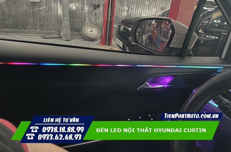 Hình ảnh LED nội thất cho xe Hyundai Custin vị trí cửa tài