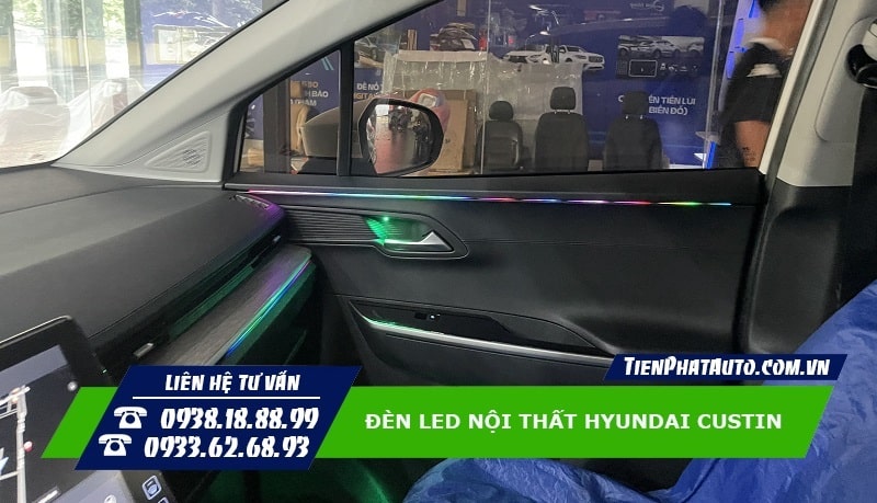 Hình ảnh LED nội thất cho xe Hyundai Custin vị trí cửa bên phụ