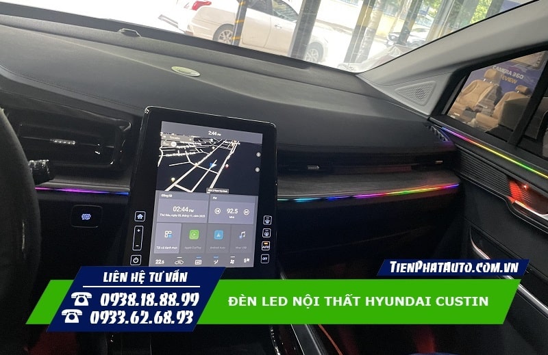 Hình ảnh LED nội thất cho xe Hyundai Custin vị trí taplo xe