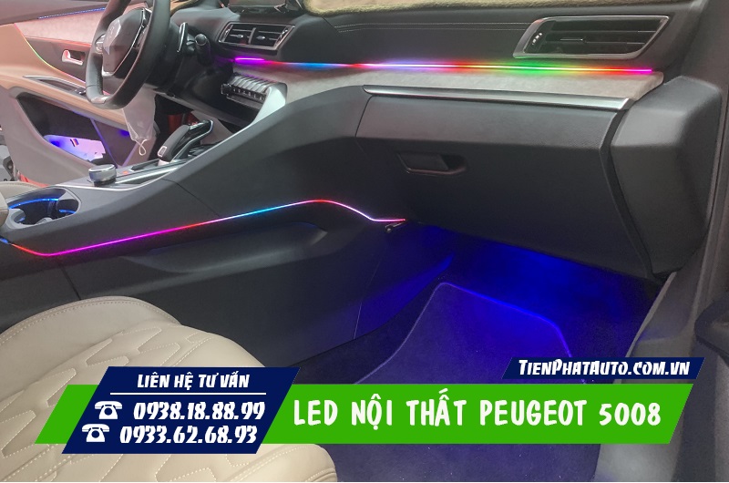 Hình ảnh vị trí đèn LED nội thất Peugeot 5008 trên taplo và phần con ngựa xe