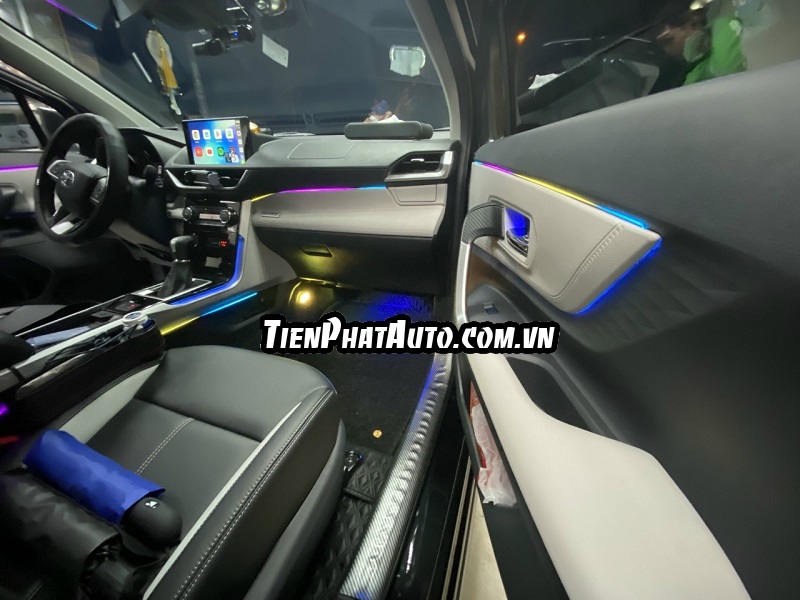 Hình ảnh đèn LED nội thất lắp đặt trên xe Toyota Veloz 1