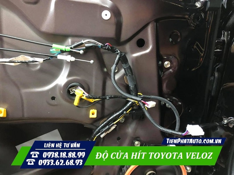 Cửa hít Toyota Veloz được lắp đặt hoàn toàn cắm giắc zin 100%