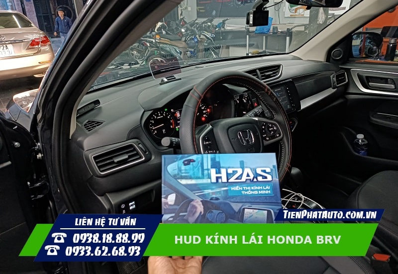 Thiết bị HUD hiển thị thông số trên kính lái cho xe Honda BRV