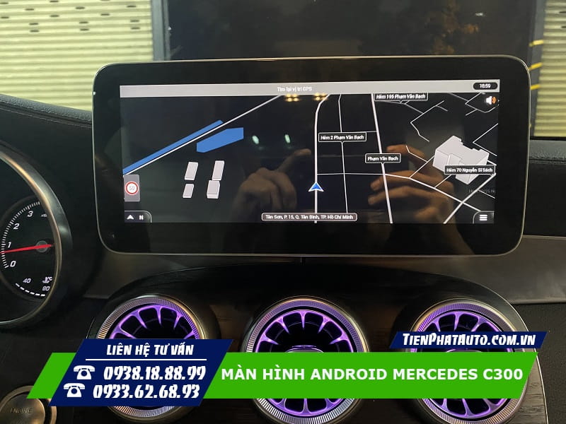 Màn hình Android Mercedes C300 giúp xem chỉ đường và cảnh báo giao thông