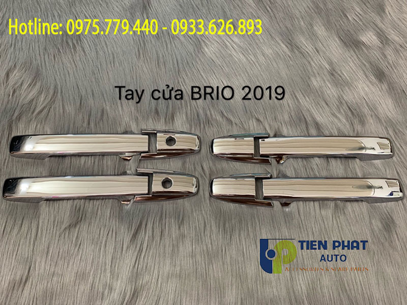tay-cua-xe-Brio-2019