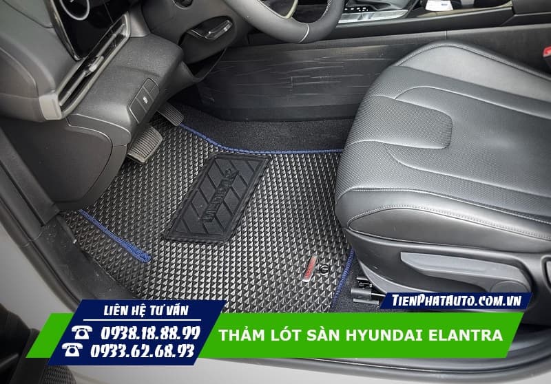 Thảm lót sàn Hyundai Elantra 2023 là phụ kiện cần thiết bạn nên trang bị