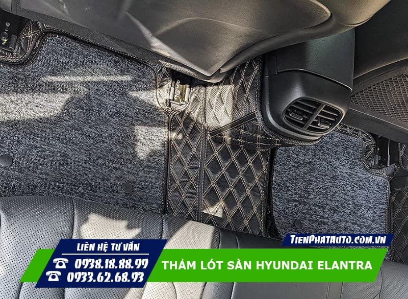 Thảm lót sàn Hyundai Elantra 2023 mang lại nhiều sự tiện lợi khi sử dụng