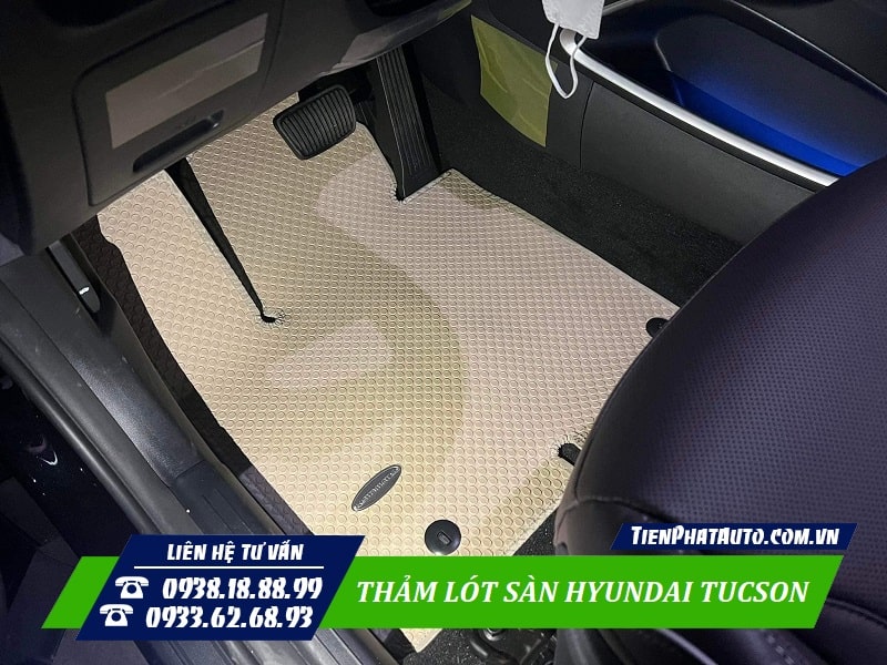 Thảm lót sàn Hyundai Tucson giúp làm tăng tính thẩm mỹ và sang trọng cho xe