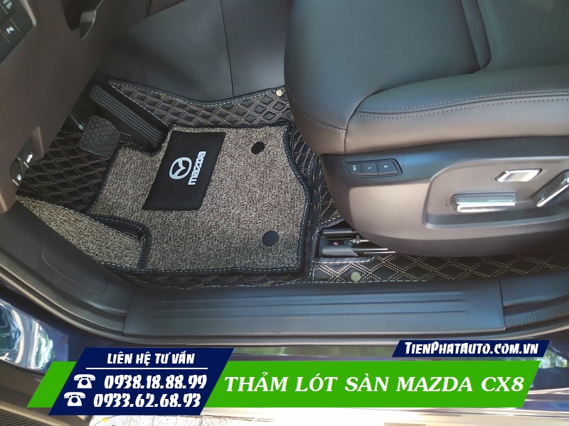 Hình ảnh thảm lót sàn Mazda CX8 được lắp bên ghế tài